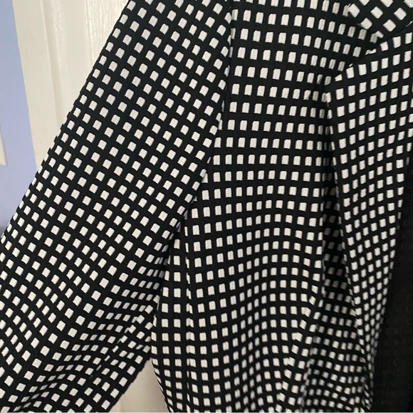 Express Black & White Blazer - Picture 3 of 7